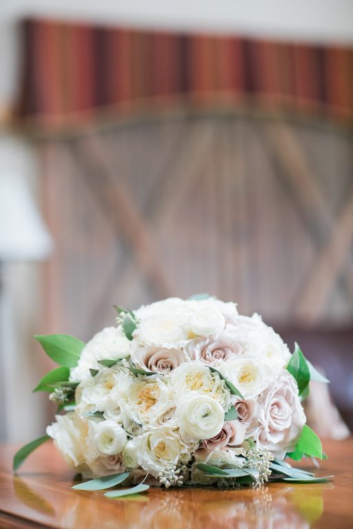 blush, cream, green, light and airy, classic wedding bridal bouquet