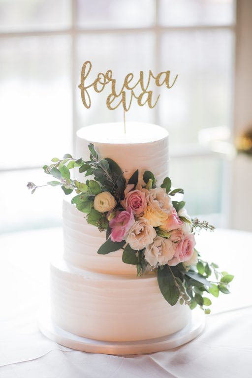 blush, cream, green, light and airy, classic wedding small casscade on cake