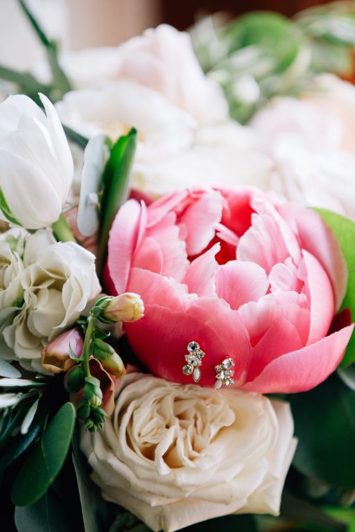 Summer wedding, natural, greenery, light, fresh, peonies, juliet roses, cream, pink, blush, bridal bouquet.