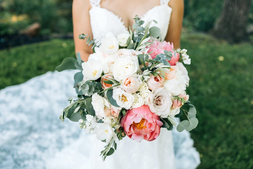 Summer wedding, natural, greenery, light, fresh, peonies, juliet roses, cream, pink, blush, bride, bridal bouquet.