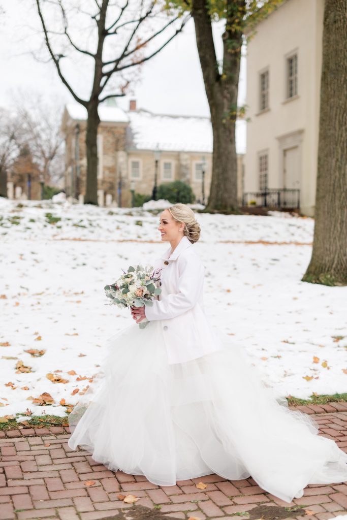 grey-green, plum, cream and a hint of blush, traditional, modern, winter wedding, roses, spray roses, ranunculus, bride and groom, first look.