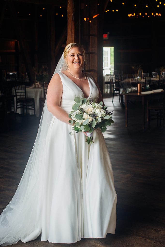 Fall wedding, lehigh valley wedding, golf course wedding, rustic barn, lavender, wheat, casual, laid back, floral details, bridal bouquet.