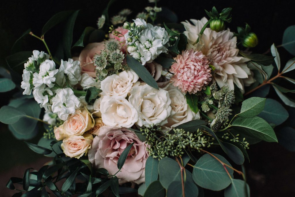 Lehigh Valley wedding, lehigh valley wedding florist, wedding florist, fall wedding, september wedding, romantic, down to earth, big party, Cream, greenery, blush, pale peach, rose gold, details.