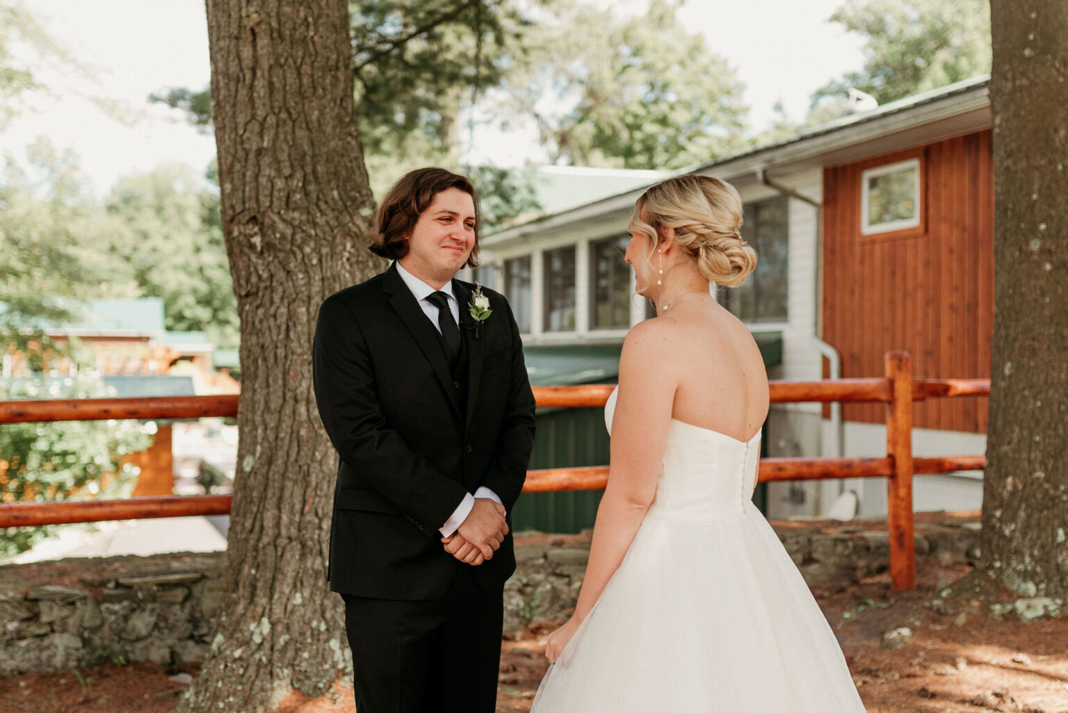 Embracing Nature’s Beauty A Stunning Fall Wedding in Trout Lake